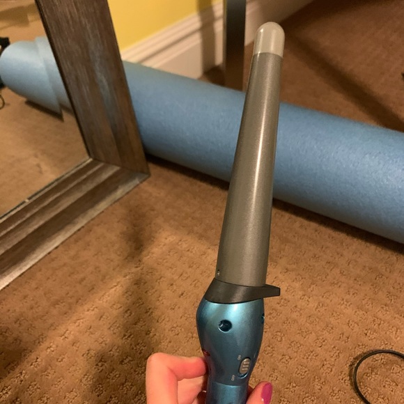 BaByliss Pro Nano Titanium Tapered Curling Iron - Picture 10 of 11